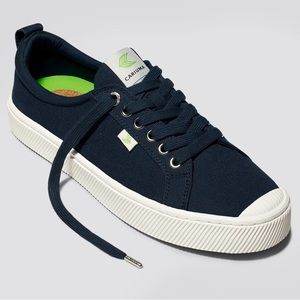 CARIUMA Navy Canvas low sneakers, size 8
